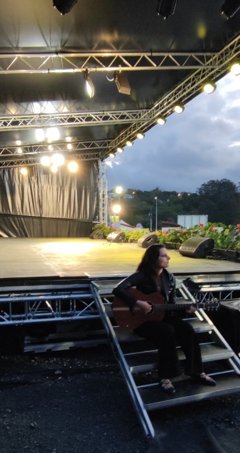 Wales v New Zealand Women’s Rugby World Cup Half Time Show feat Maggie Cocco Music